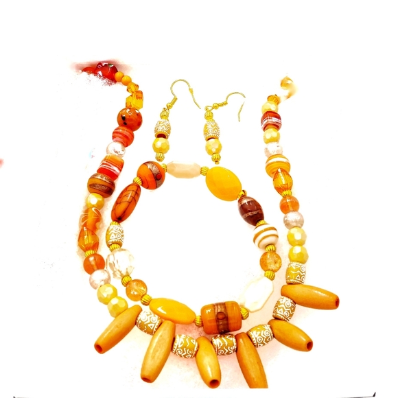 247NEB006. 3 Pc. Handmade Peach Earth Tones Necklace Set - Picture 4 of 7